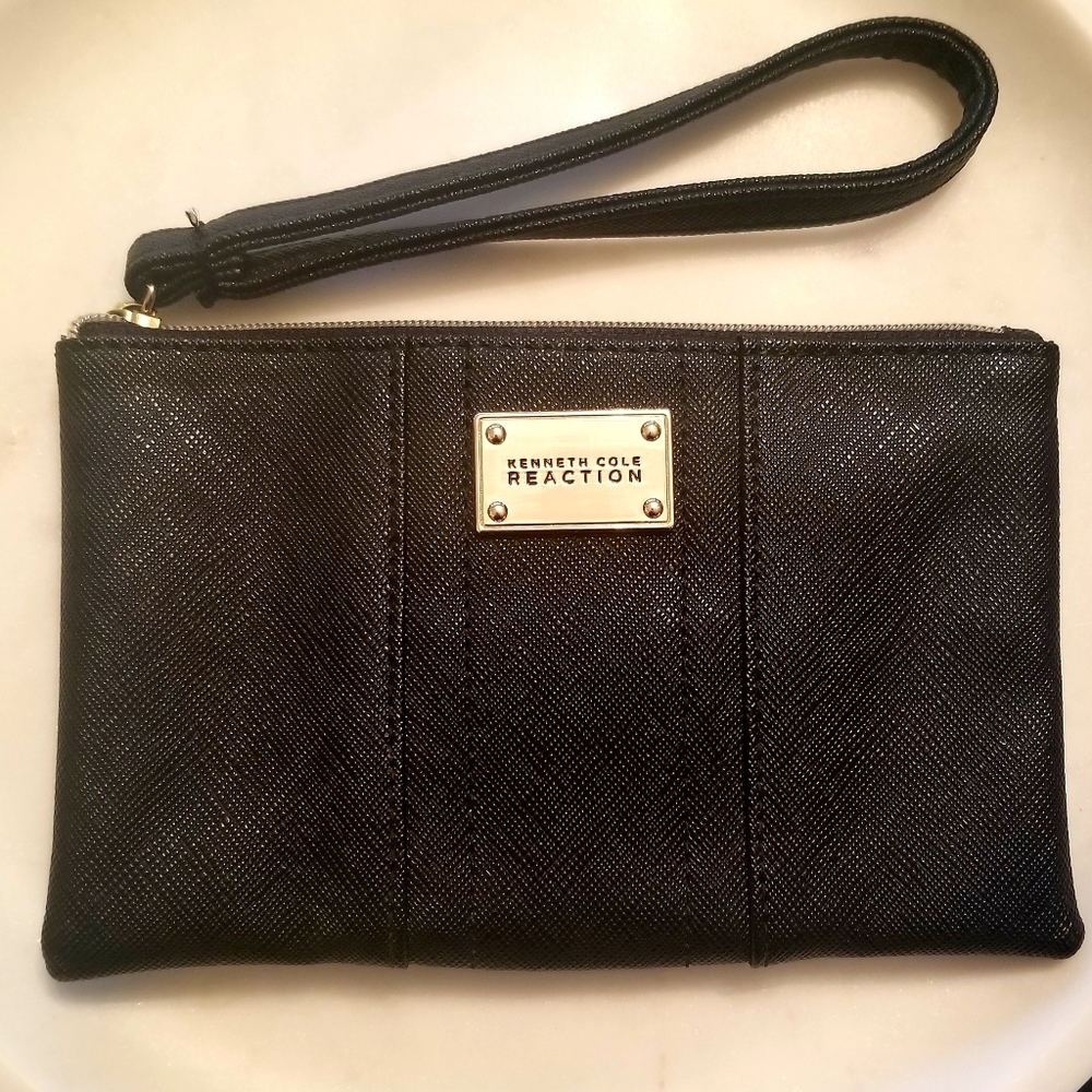 Kenneth Cole Reaction-Small Black Wallet/Wristlet
